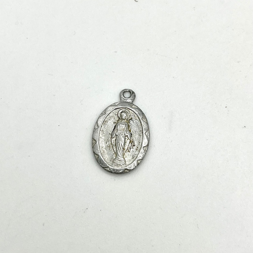 Vintage Religious Charm Virgin Mary Medal Pendant Necklace Silver Tone